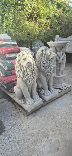 Large pair entrance - of,