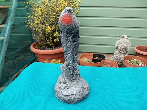 Concrete statue - concrete,